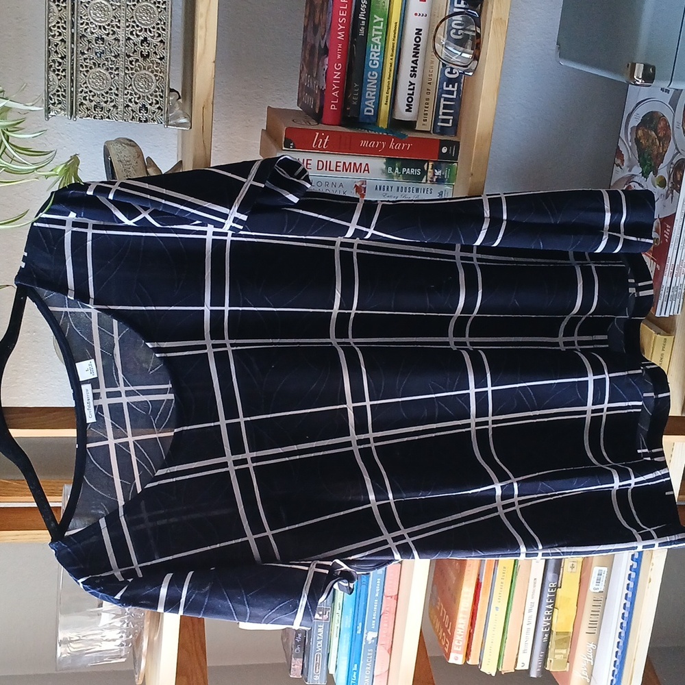 Croft & Barrow Navy and White Patterned Top